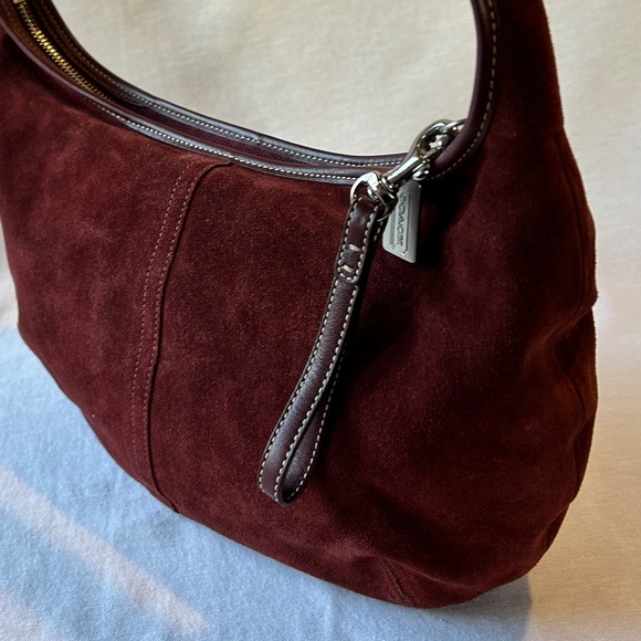 ✨ COACH Vintage Suede Hobo Bag – RARE 2005 FIND! 🍷👜✨ - Picture 4 of 11